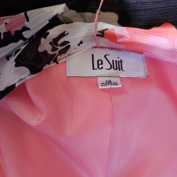 Le Suit Grapefruit 3pc Formal Set - Picture 16 of 16
